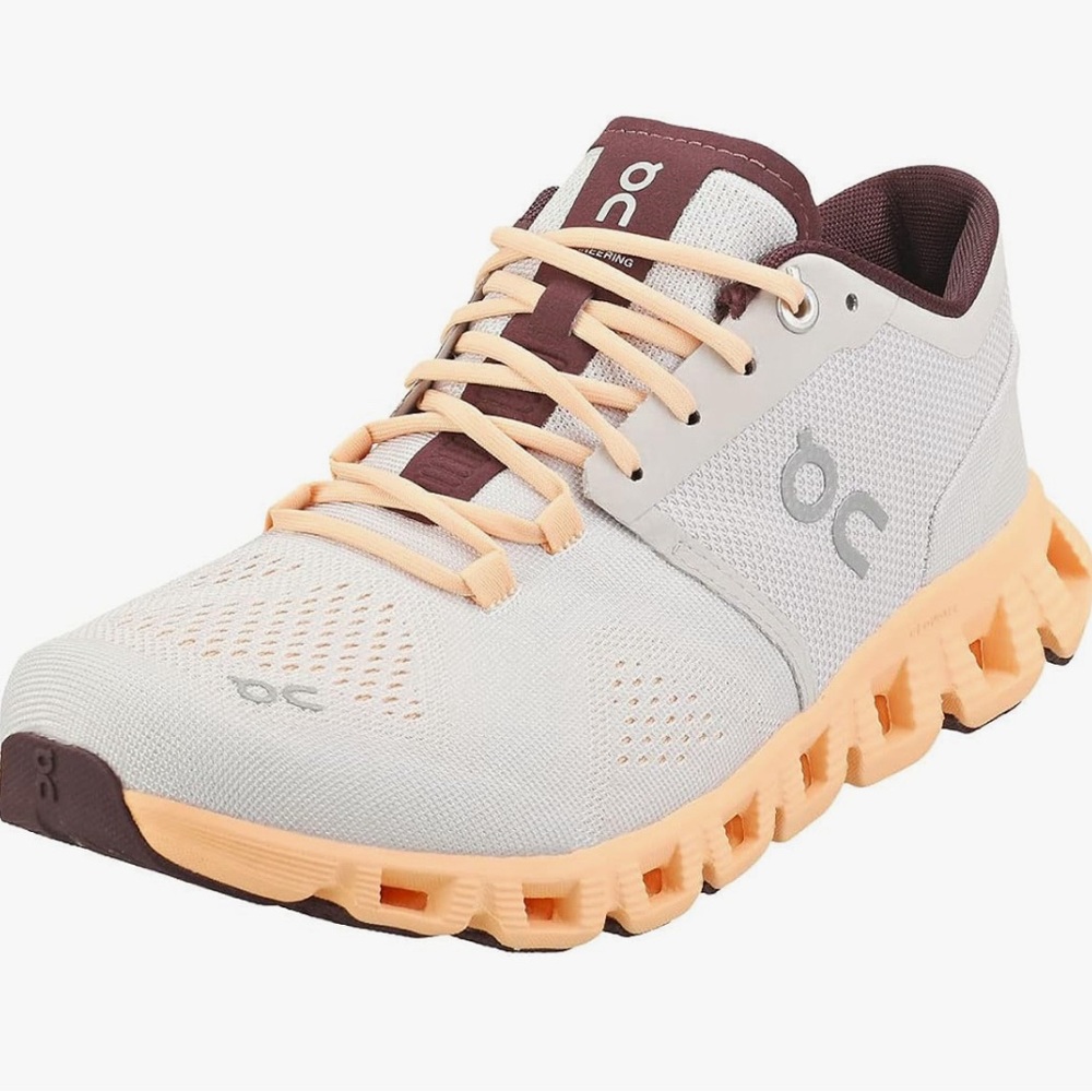 On cloud womens sneakers